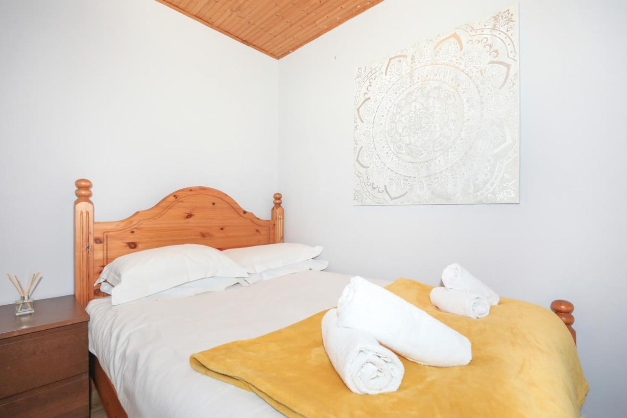 Beautiful 4 Bedroom Cottage - Ideal Location - Free Parking เอดินบะระ ภายนอก รูปภาพ