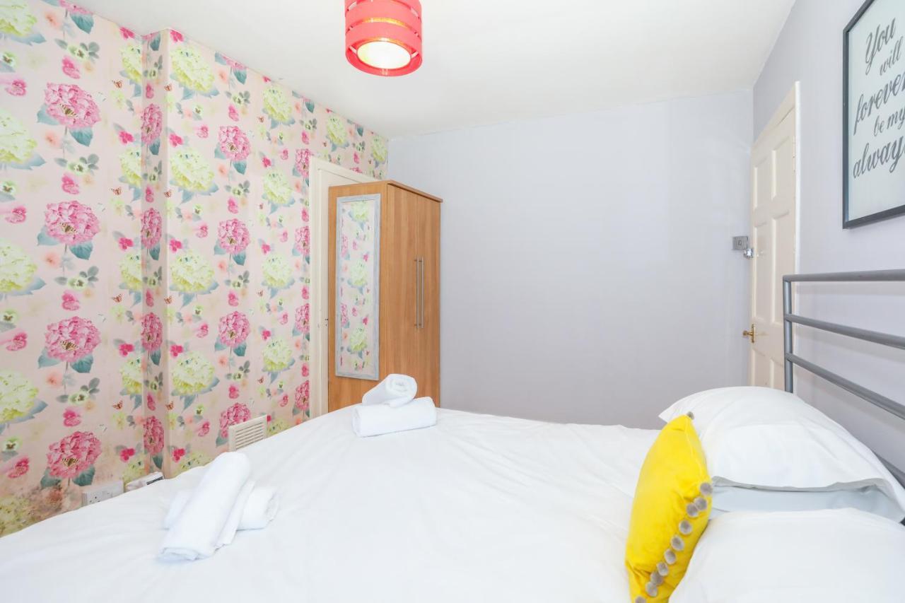 Beautiful 4 Bedroom Cottage - Ideal Location - Free Parking เอดินบะระ ภายนอก รูปภาพ