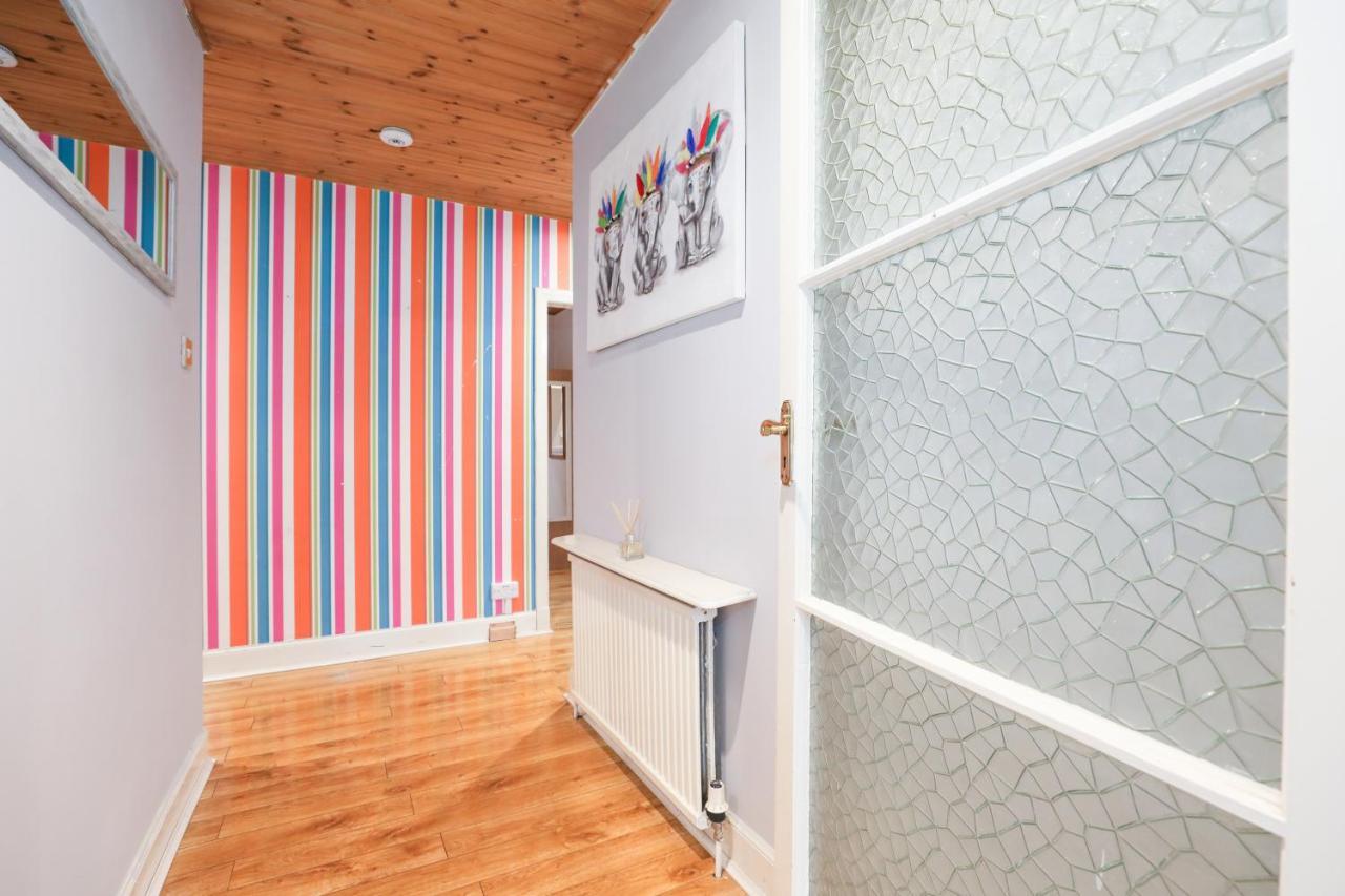 Beautiful 4 Bedroom Cottage - Ideal Location - Free Parking เอดินบะระ ภายนอก รูปภาพ
