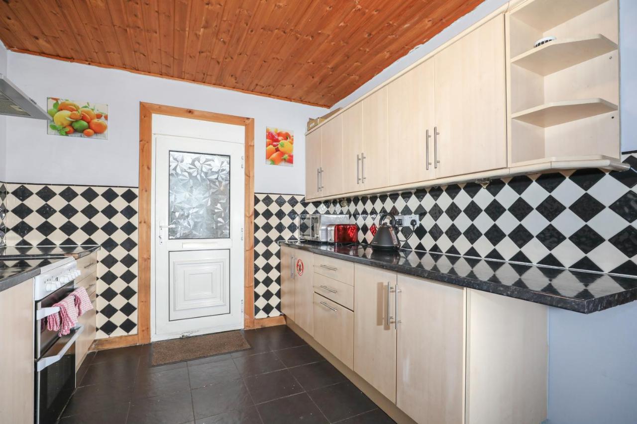 Beautiful 4 Bedroom Cottage - Ideal Location - Free Parking เอดินบะระ ภายนอก รูปภาพ
