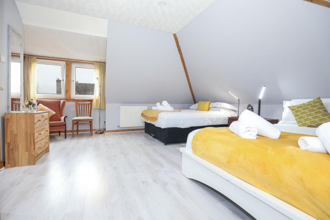 Beautiful 4 Bedroom Cottage - Ideal Location - Free Parking เอดินบะระ ภายนอก รูปภาพ