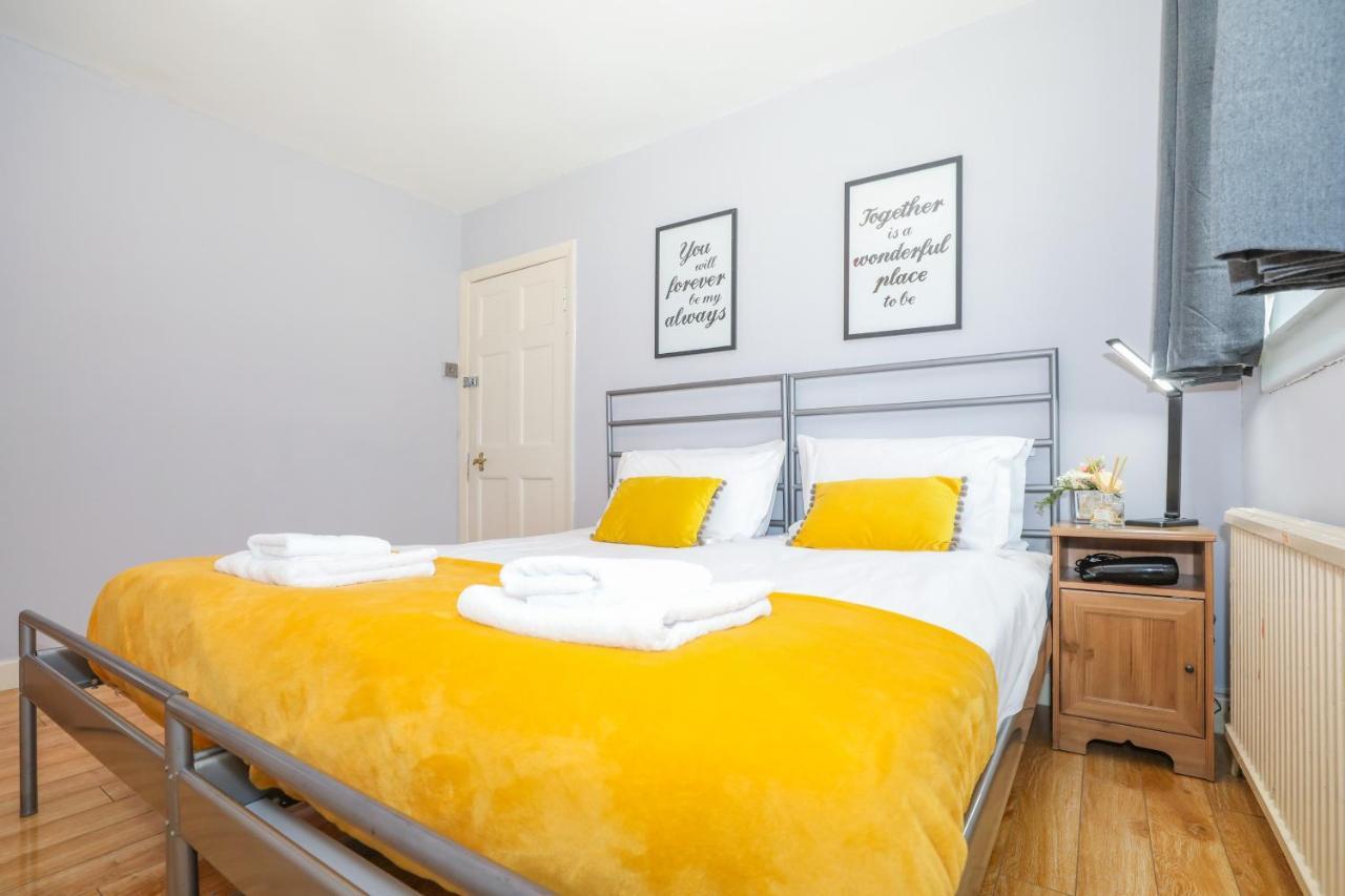 Beautiful 4 Bedroom Cottage - Ideal Location - Free Parking เอดินบะระ ภายนอก รูปภาพ