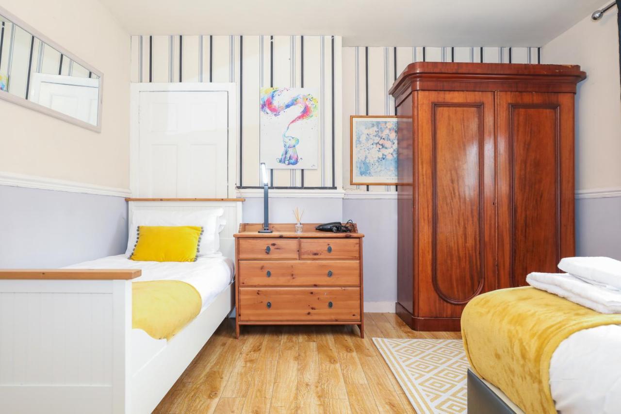 Beautiful 4 Bedroom Cottage - Ideal Location - Free Parking เอดินบะระ ภายนอก รูปภาพ