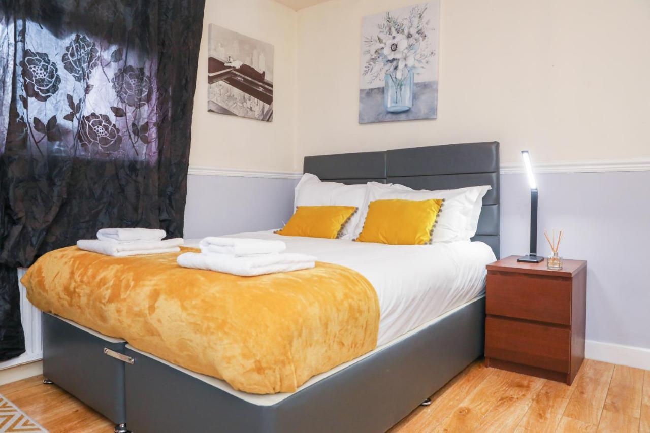 Beautiful 4 Bedroom Cottage - Ideal Location - Free Parking เอดินบะระ ภายนอก รูปภาพ